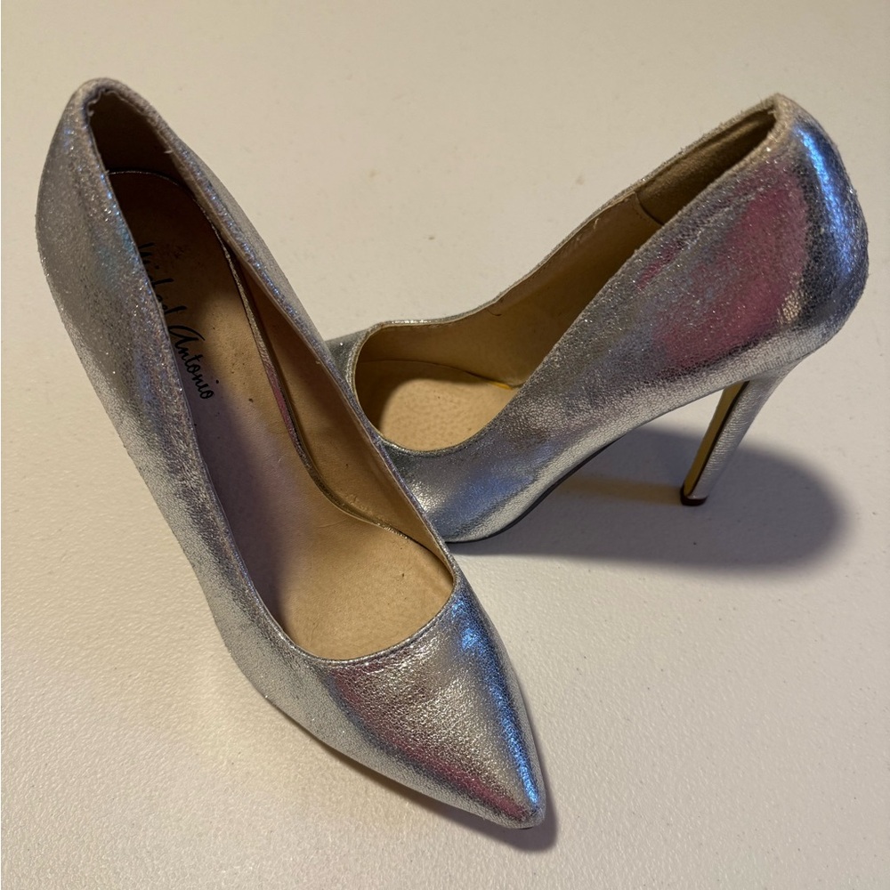 NWOT Michael Antonio Sparkly Silver Metallic Heels